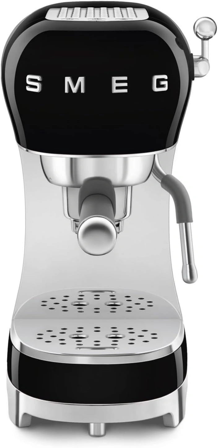 Smeg, Noir, Machine à Café Expresso Manuelle ECF02BLEU, 4 Fonctions Expresso, Réservoir d'Eau 1 L, 1350 W, Système Thermoblock et Buse Vapeur